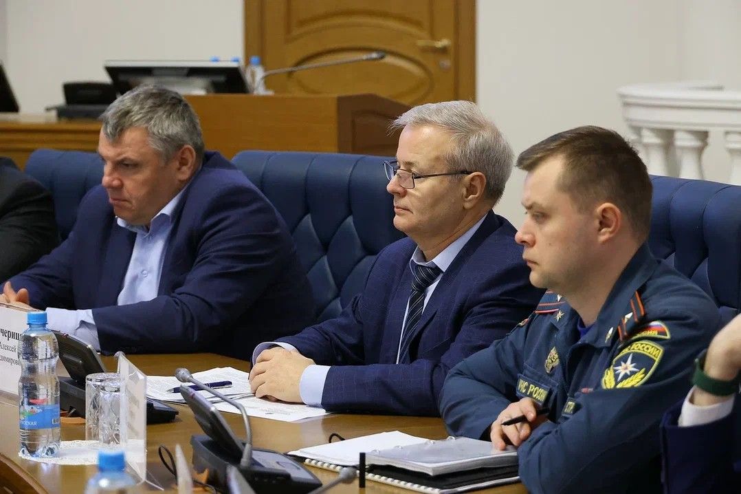 В работе комиссии по обеспечению безопасности дорожного движения при Правительстве Новгородской области 20.03.2026 принял участие заместитель начальника ТОГАДН по Новгородской области МТУ Ространснадзора по СЗФО А.В. Печерица